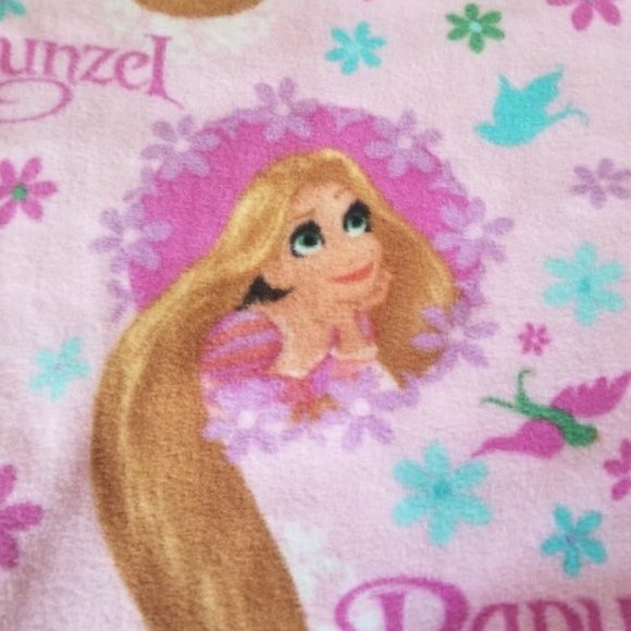Disney Tangled Rapunzel and Pascal Fleece Material - Picture 5 of 7